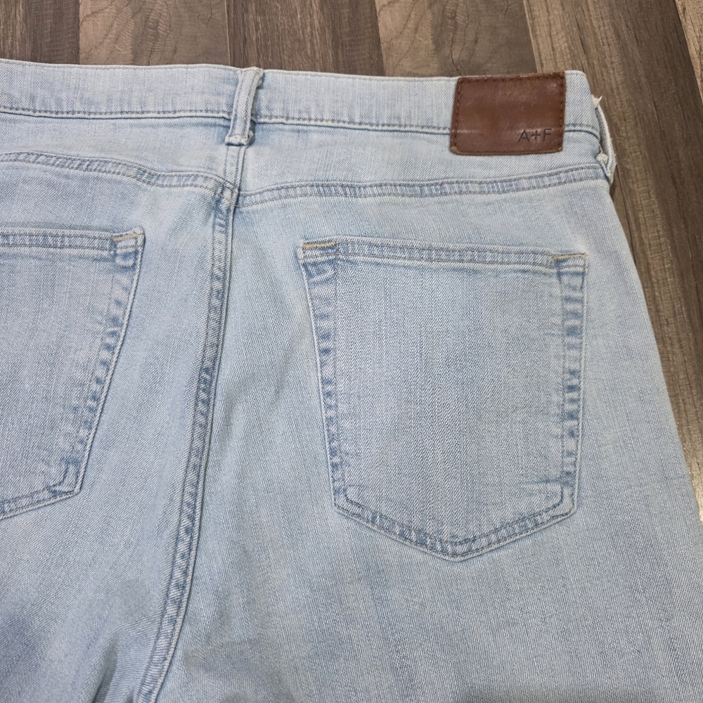 Abercrombie & Fitch Rustin Athletic Slim Stretch Cropped Raw Hem Denim Jeans.